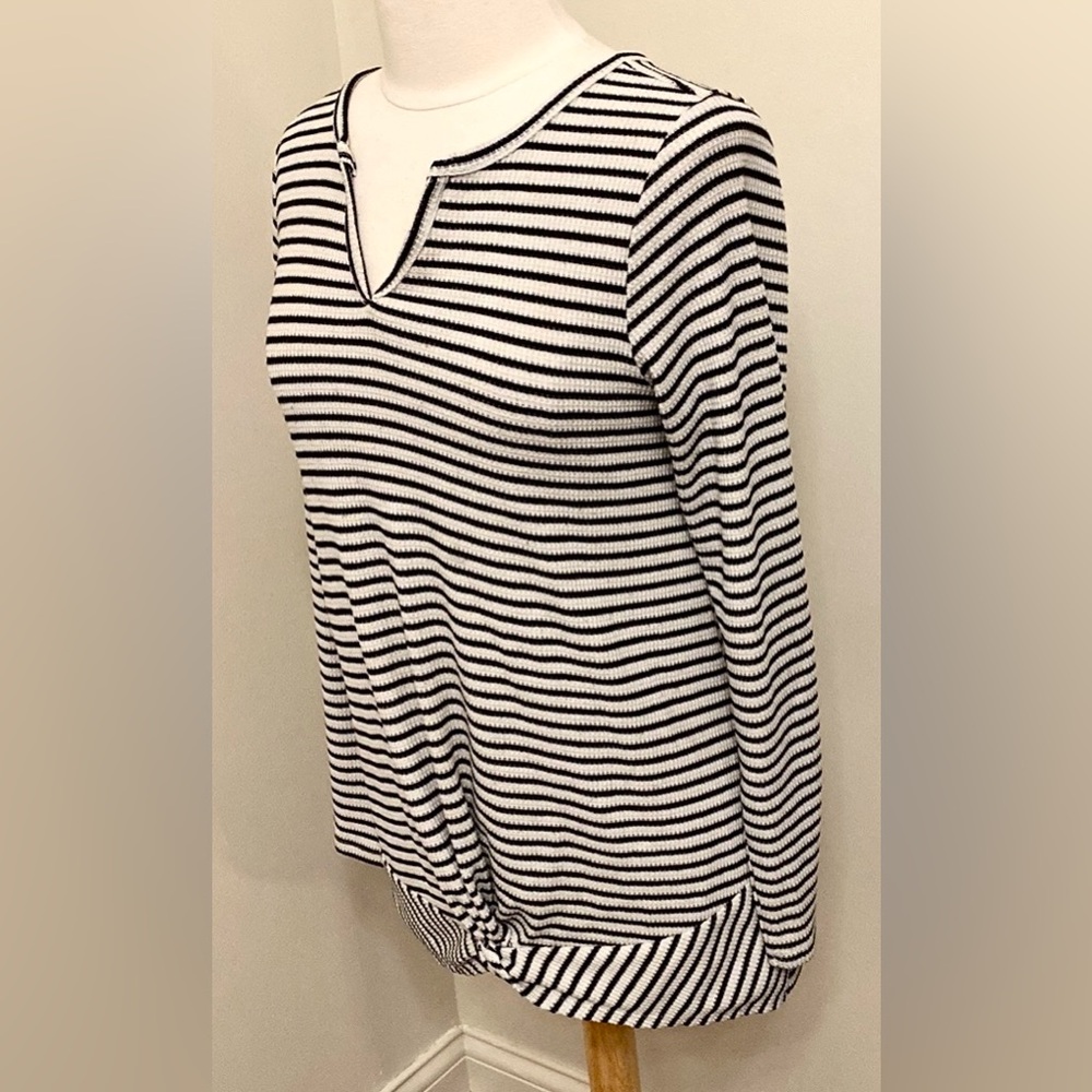 Sonoma Goods For Life White Black Striped M Casual Chic Front Knot Thermal Top - Picture 4 of 10